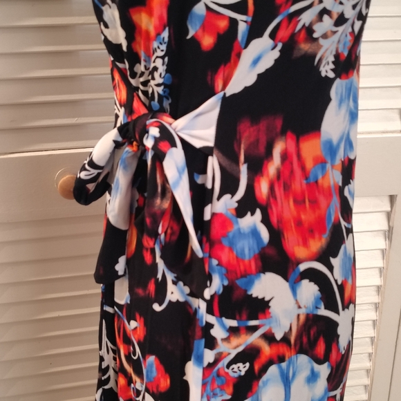 Dana Buchman Black Floral Faux Wrap Midi Dress with Side Tie Size S – Like New - Picture 6 of 8